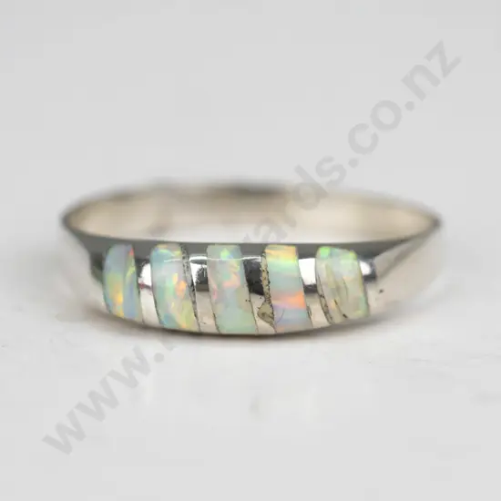 sterling silver opal ring 2gm size P