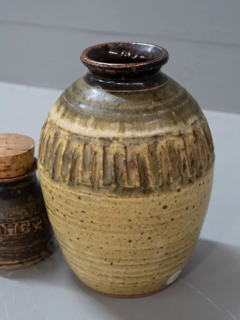 New Zealand studio pottery: vase marked Forster and 4 cork-stoppered spice containers, 2 marked Janet Wright Image 1++