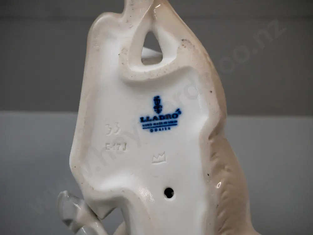 Llladro seated deer figurine & Royal Copenhagen sparrow figurine. Deer H-170 L-170 Image 1++