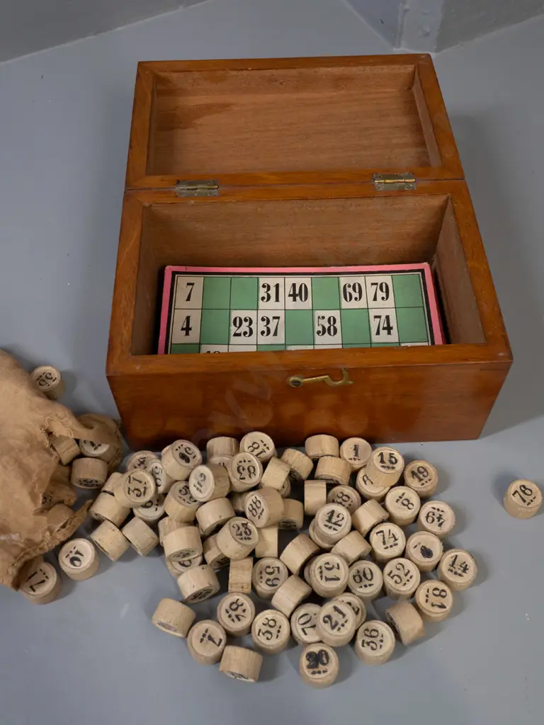 vintage Loto game set in mahogany hinged-lid box with cards and markers H-110 W-210 D-140 Image 1++