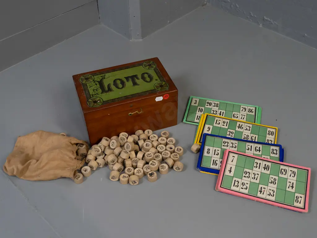 vintage Loto game set in mahogany hinged-lid box with cards and markers H-110 W-210 D-140 Image 1++