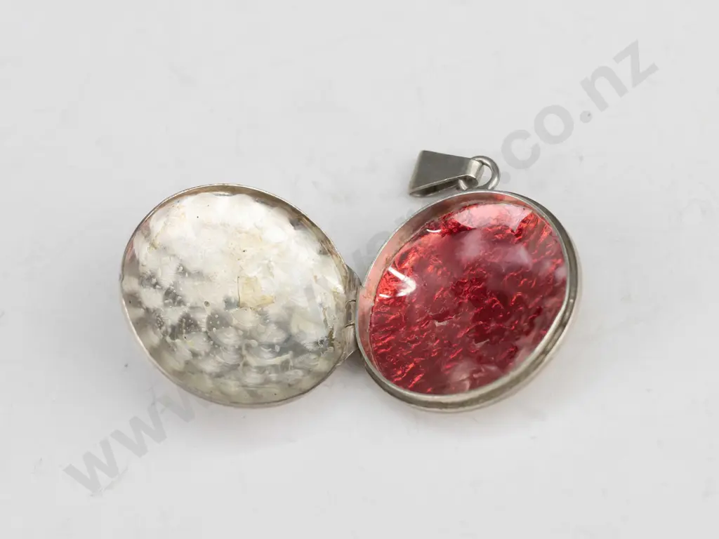 silver locket stamped stg sil (4.8gm) Image 1++