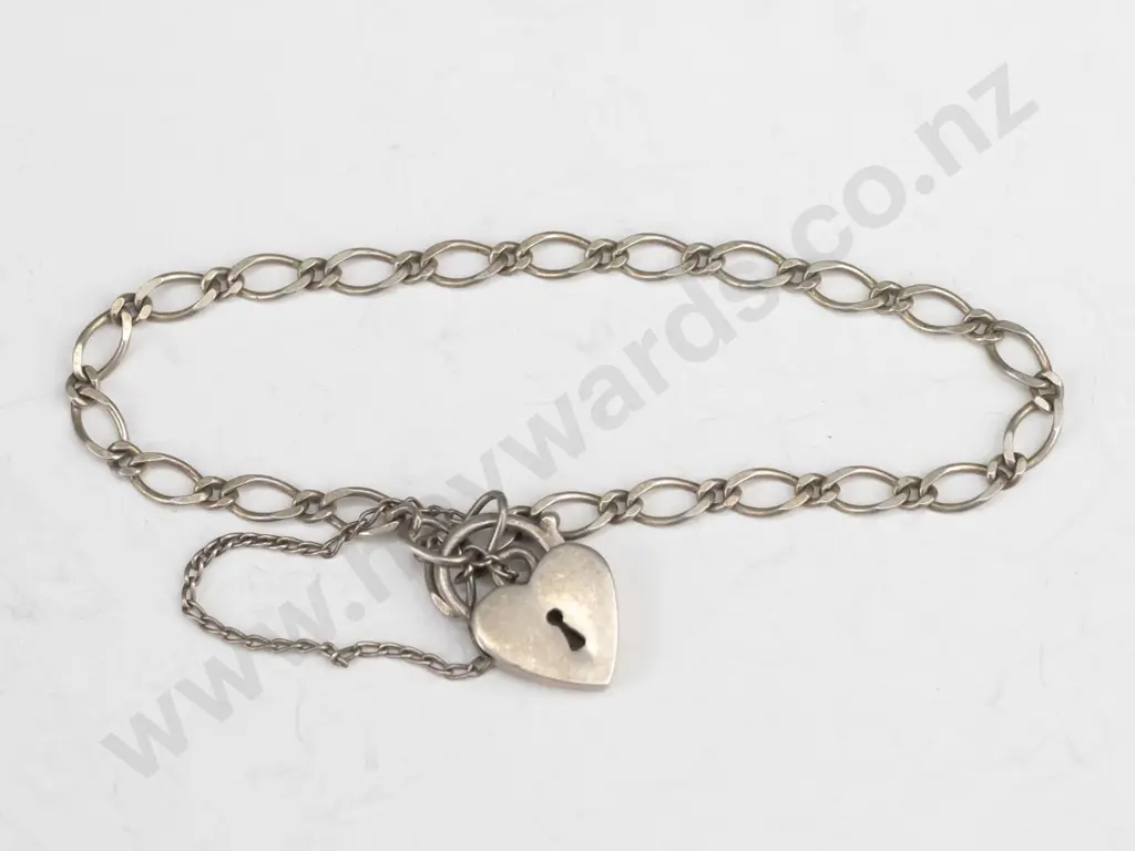silver bracelet with heart clasp & safety chain stamped 925 (4.9gm) Image 1++