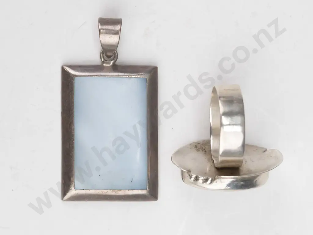 silver pendant stamped 925 - no chain & ring [no mark] Image 1++