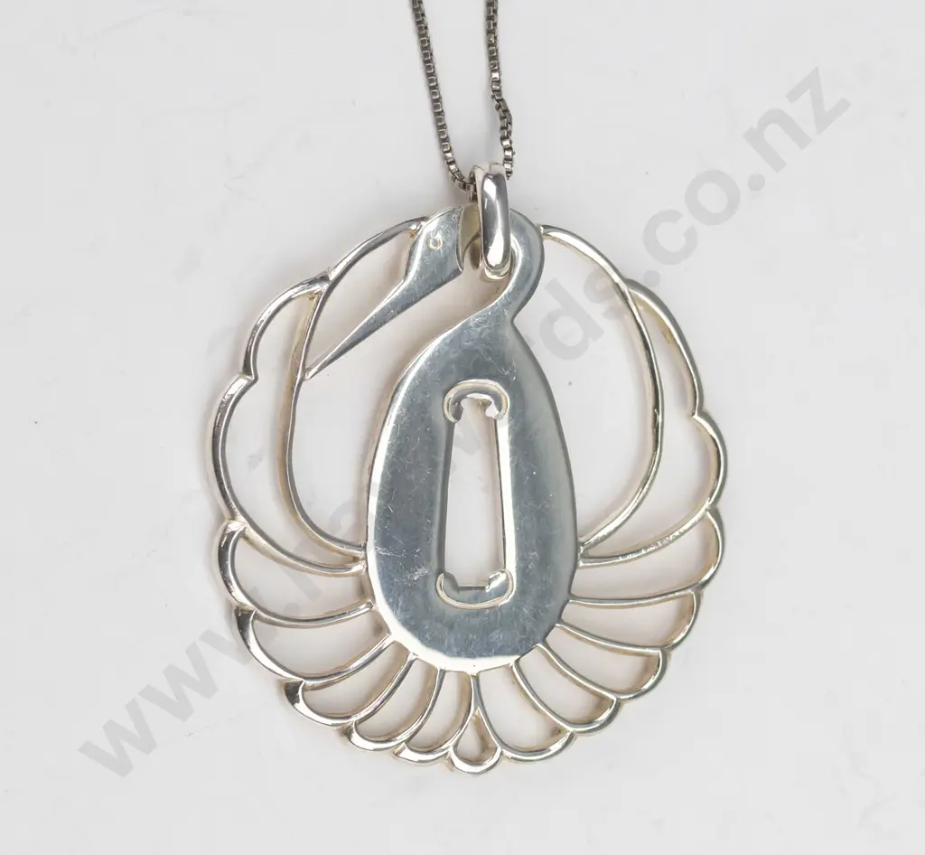 sterling silver heron necklace 22gm Image 1++