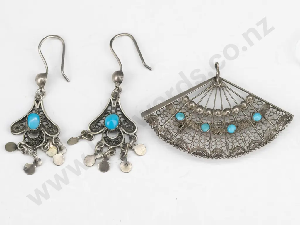 filagree turquoise necklace/brooch & earrings Image 1++