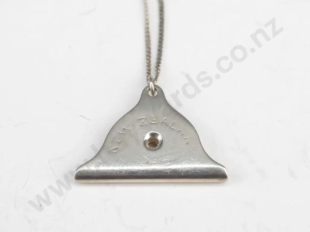 silver whistle necklace stamped 'New Zealand' 925 (10.6gm) Image 1++