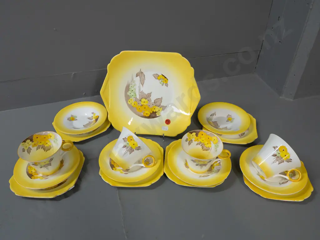 Shelley "Phlox" pattern tea set - 4 trios, cake plate W-140 and 2 spare saucers &  plates Image 1++