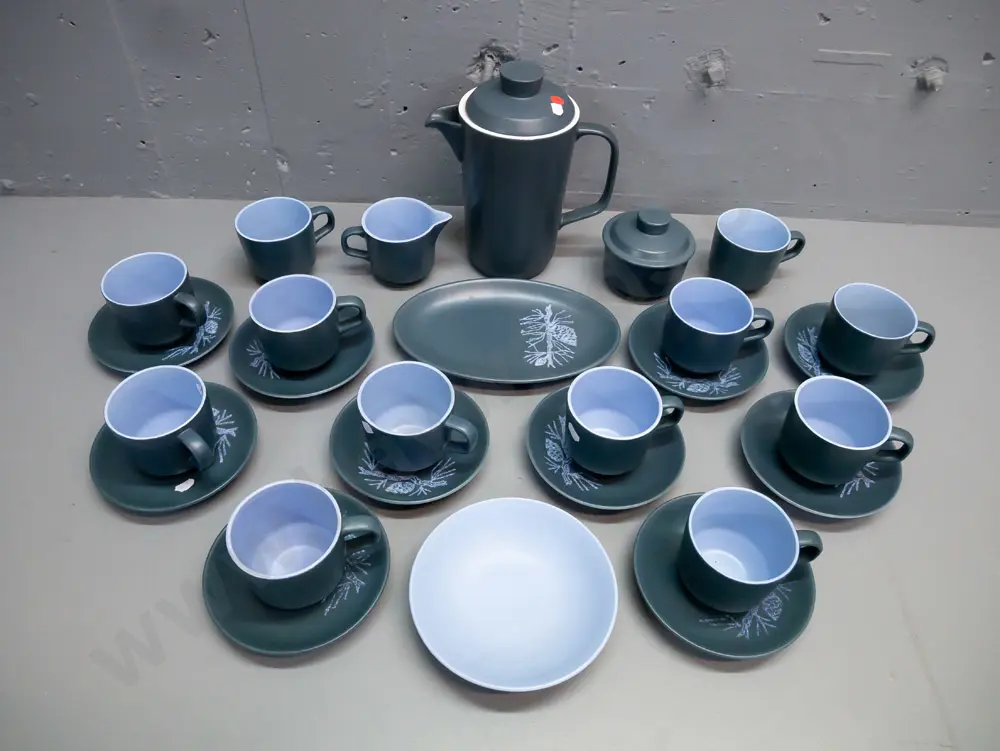 26-piece Crown Lynn Dorothy Thorpe 'Pine' pattern coffee set: cream & sugar, bowl, sandwich plate, 2x extra cups. Image 1++