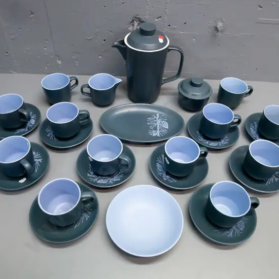 26-piece Crown Lynn Dorothy Thorpe 'Pine' pattern coffee set: cream & sugar, bowl, sandwich plate, 2x extra cups.