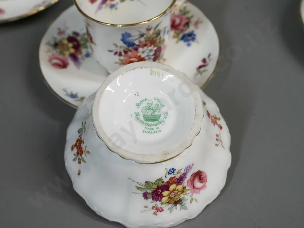 Hammersley floral and gilt coffee set with coffee pot, 6 cups & saucers, cream & sugar - large chip to finial on coffee Image 1++