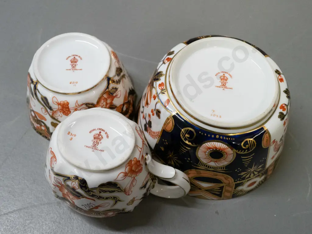 5 Royal Crown Derby items in varying imari patterns - single handled dish, saucer, jug and 2 bowls, plus a few pamphlets Image 1++