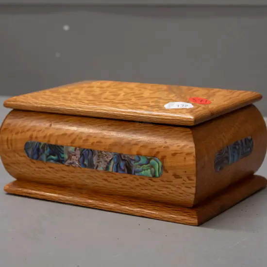 rewa rewa lidded box with inlaid paua lozenges on sides with Ataahua NZ label on base - minor staining inside, corner