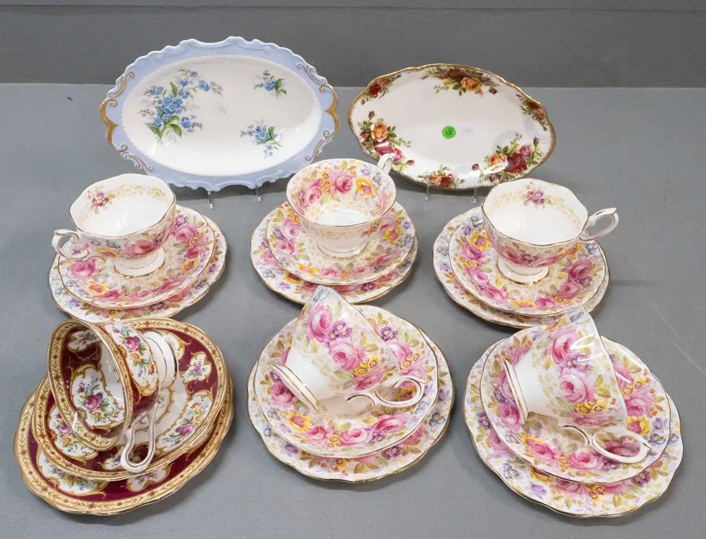 Selection of Royal Albert: 6x trios -- 5x Serena & 1x Lady Hamilton; 2x oval plates. Longest plate L-225 Image 1++