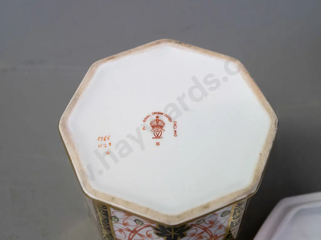 2 Imari pattern lidded canisters - Royal Crown Derby faceted sided, and an Abbeydale chrysanthemum pattern with gilded Image 1++