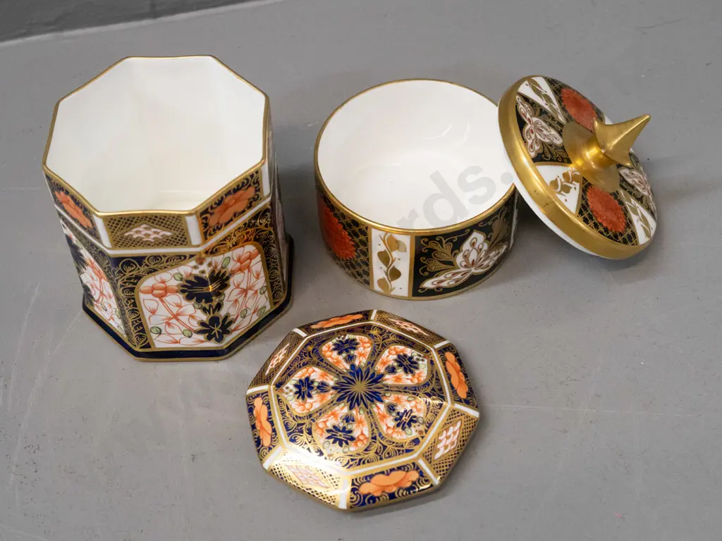 2 Imari pattern lidded canisters - Royal Crown Derby faceted sided, and an Abbeydale chrysanthemum pattern with gilded Image 1++
