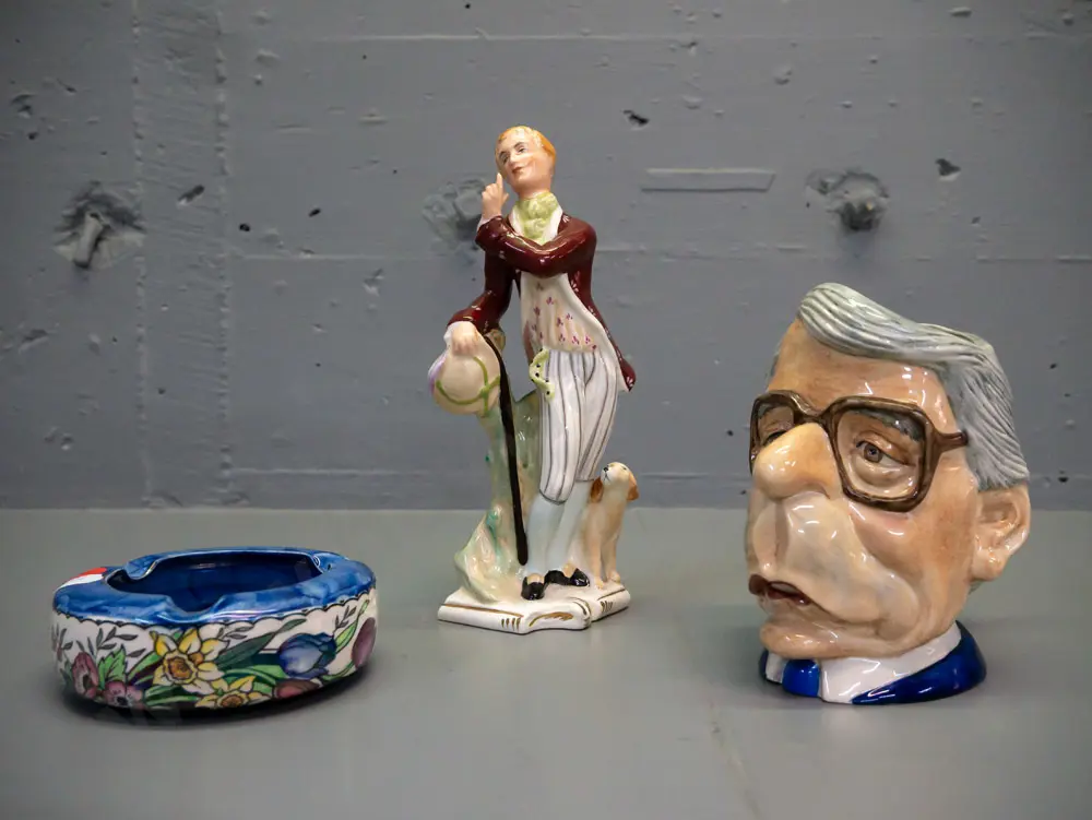 3x items: Maling thumbprint ashtray; hand-painted Wedgwood shepherd figurine; limited edition Spitting Image toby jug Image 1++