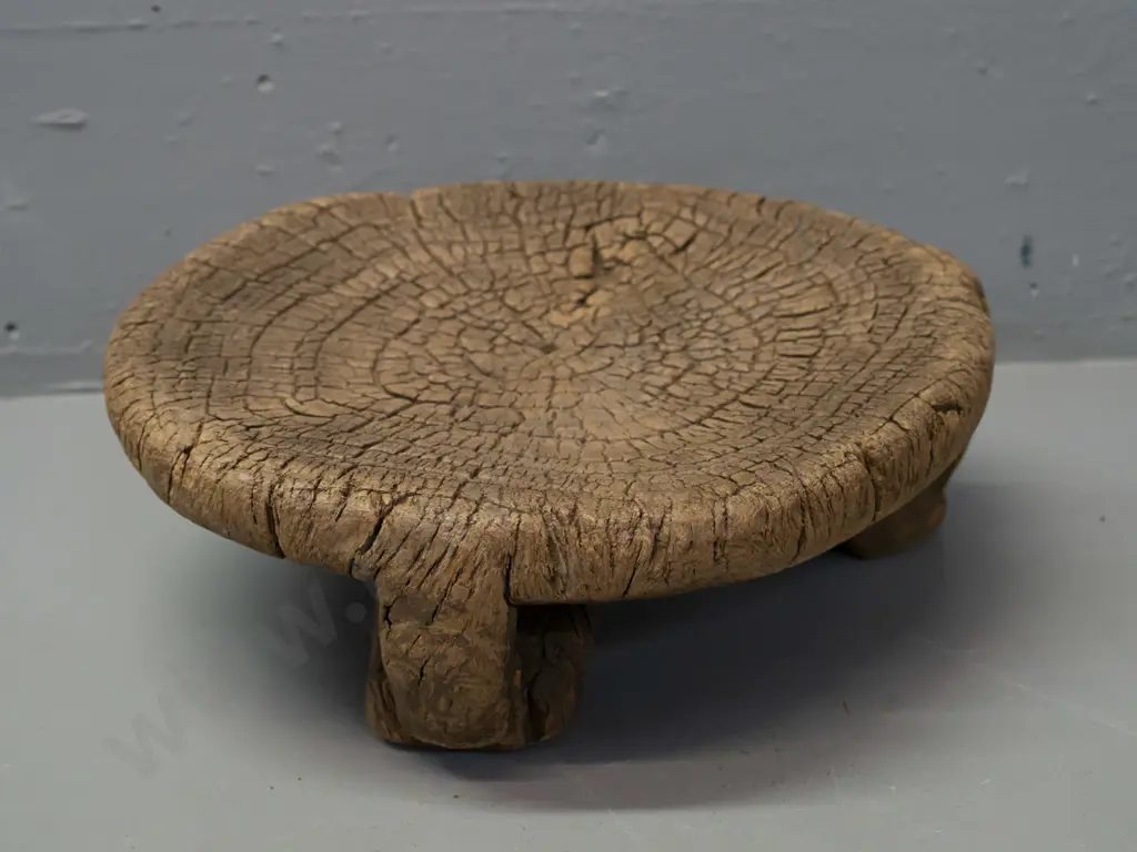 vintage Malinke carved tree trunk  stool from Mali - some splits to feet H-100 D-290 Image 1++