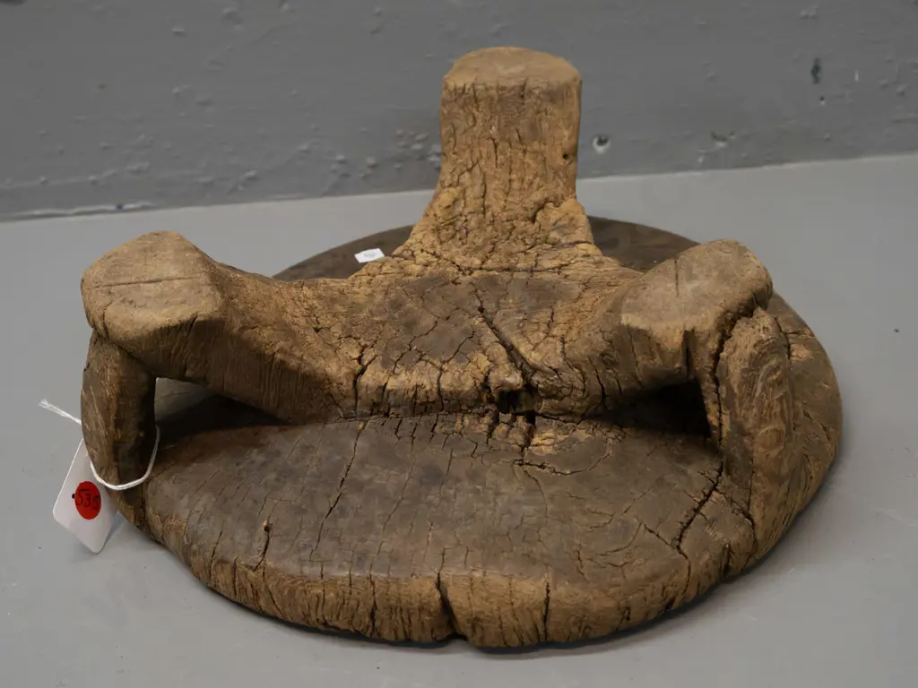 vintage Malinke carved tree trunk  stool from Mali - some splits to feet H-100 D-290 Image 1++