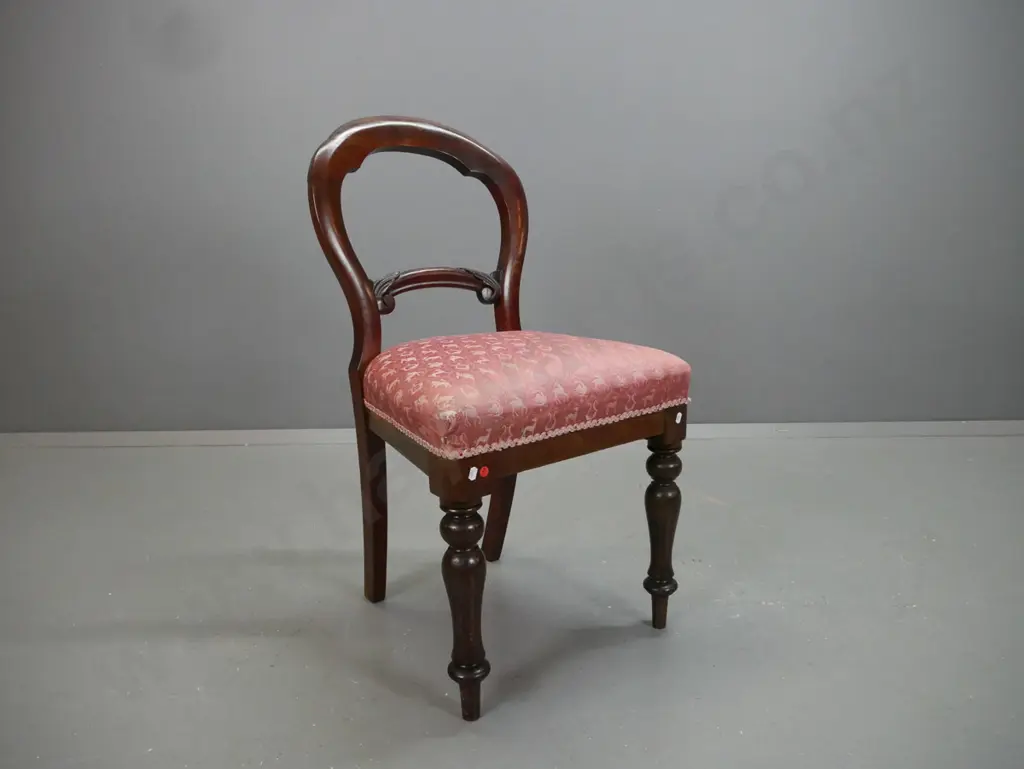 Victorian mahogany balloon back dining chair with carved back support, turned front legs Image 1++