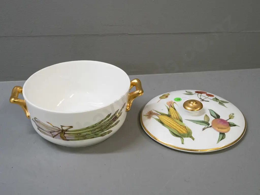 Royal Worcester Evesham lidded casserole H-110 L-210 Image 1++
