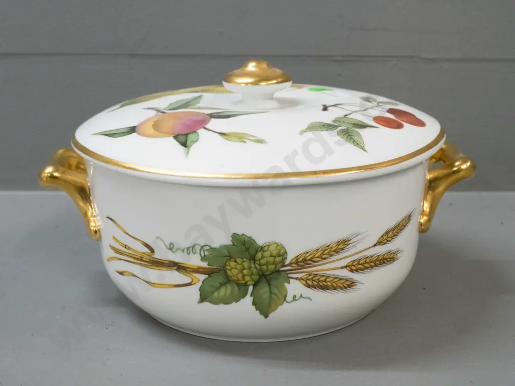 Royal Worcester Evesham lidded casserole H-110 L-210 Image 1++