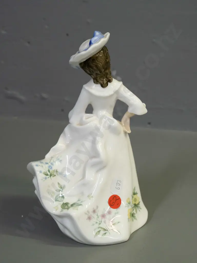 Royal Doulton "Adele" figurine H-200 Image 1++