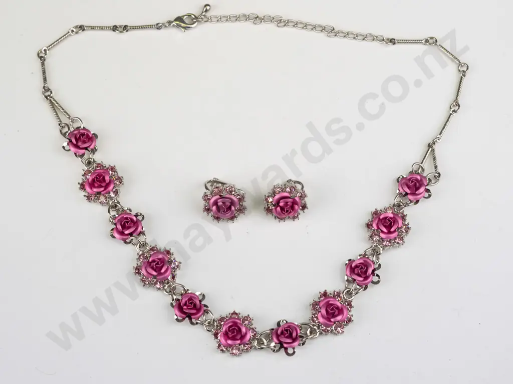 costume flower necklace & earrings [clip on] Image 1++