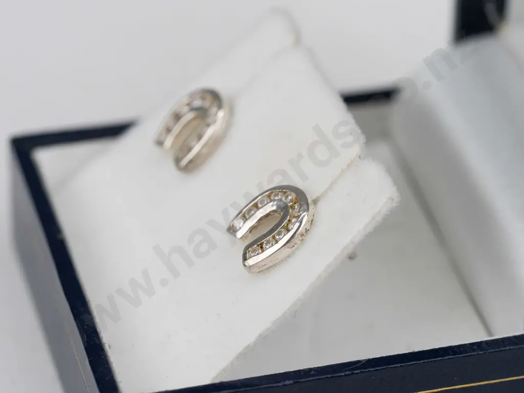 silver cz horseshoe earrings stamped 9+25 Image 1++