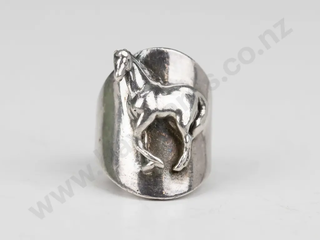sterling silver horse ring 14gm size K Image 1++