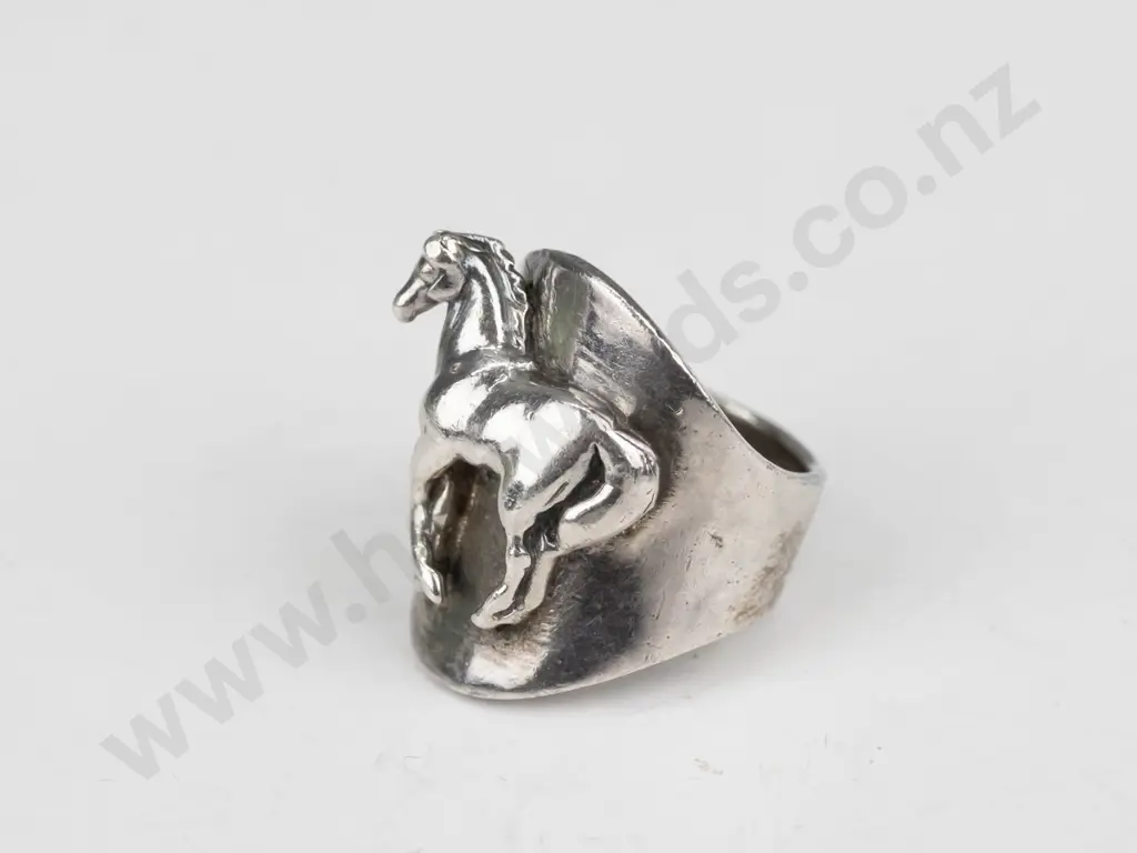 sterling silver horse ring 14gm size K Image 1++