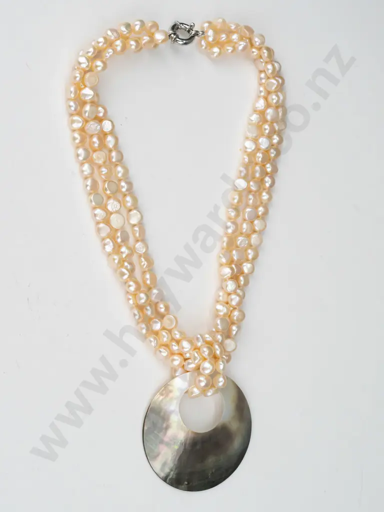 pearl & mother of pearl pendant necklace 119gms Image 1++