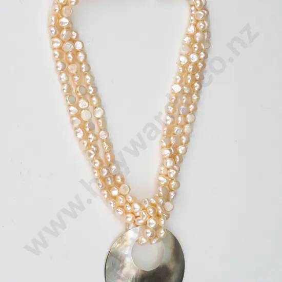 pearl & mother of pearl pendant necklace 119gms