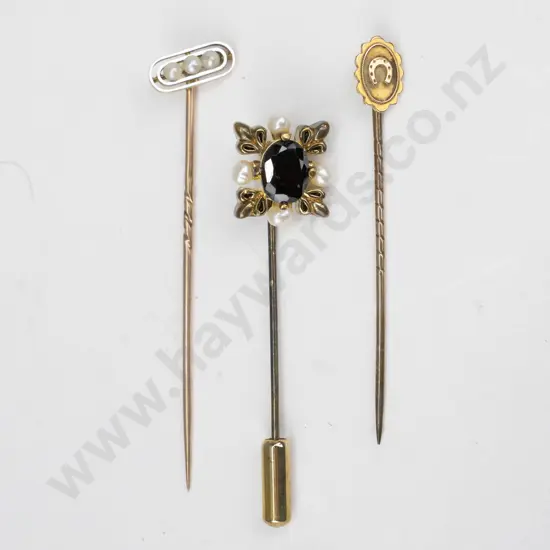 horseshoe lapel pin 15ct head, 3 pearl lapel pin so stamp & red stone 4 pearl lapel pin costume