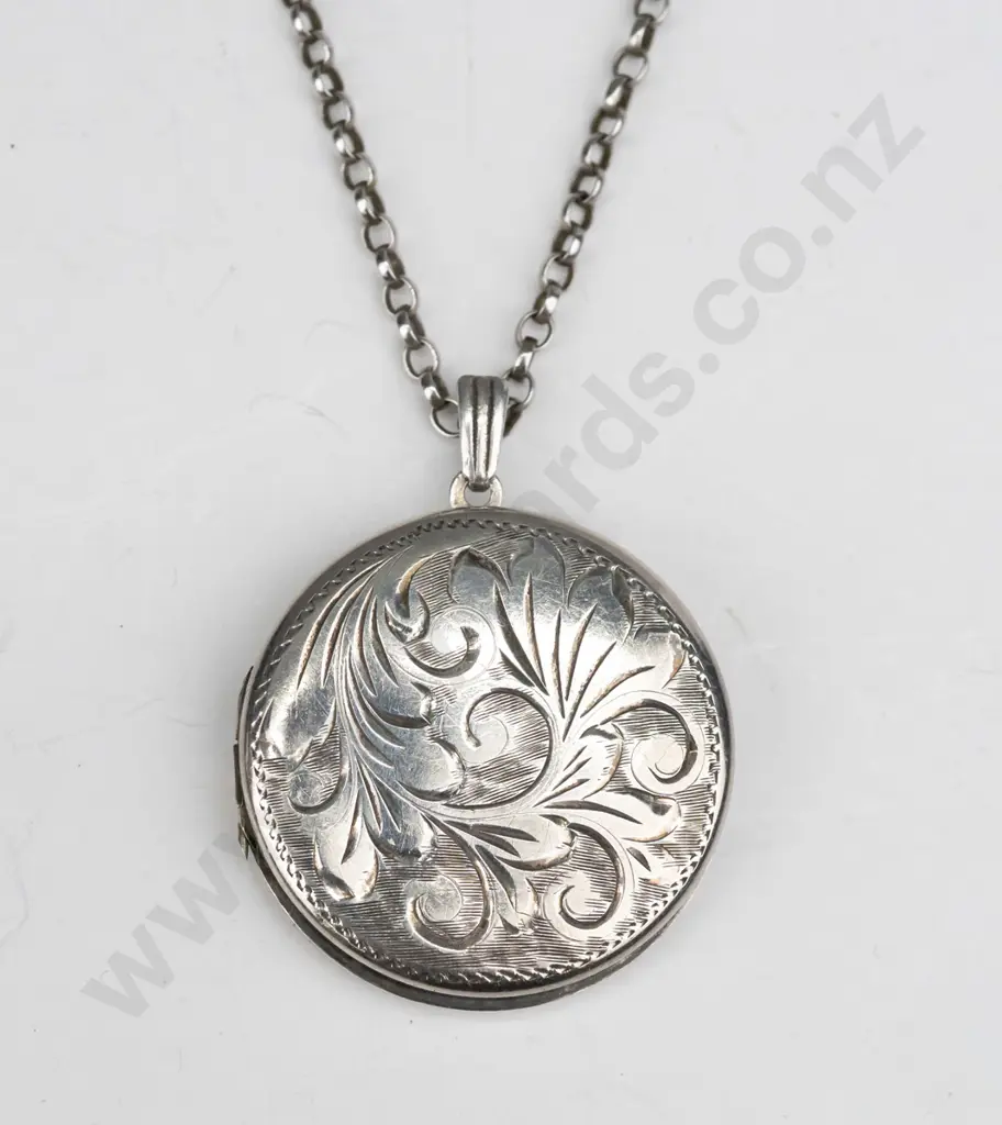 silver locket stamped EJC anchor lion Z,  chain stamped 925 Image 1++