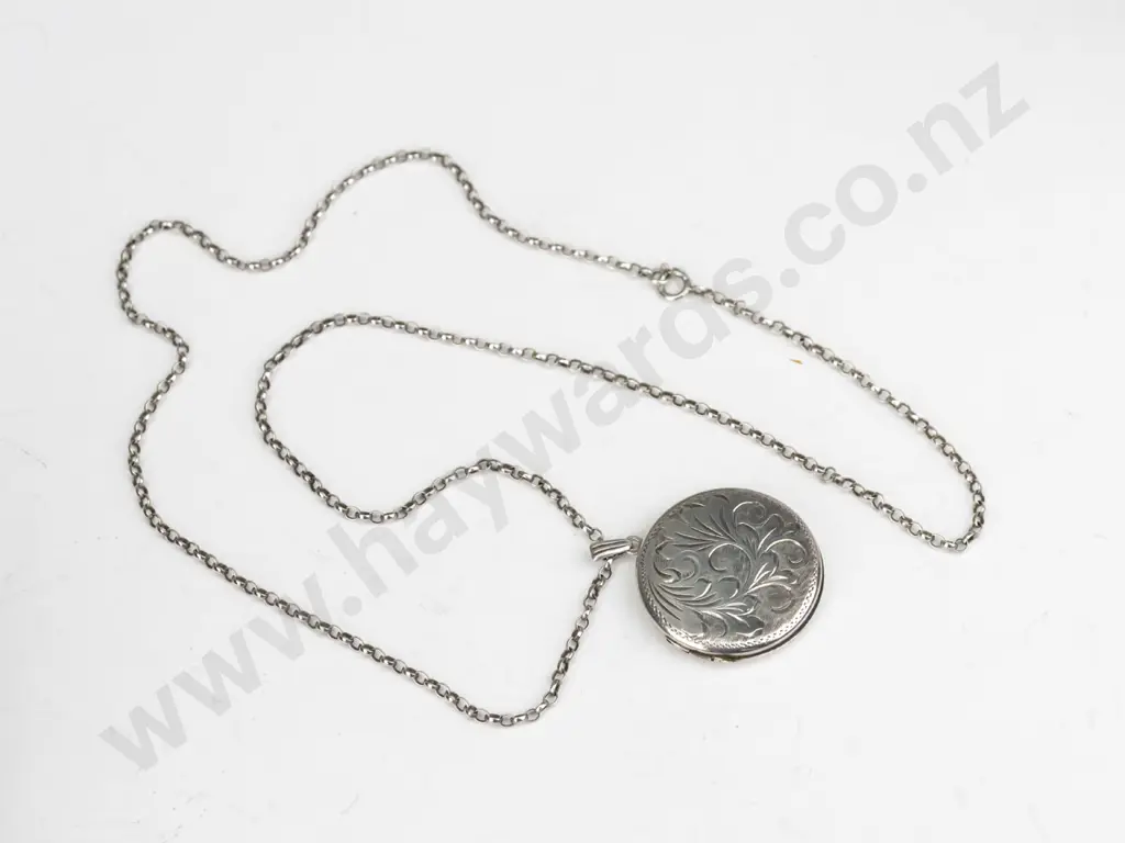 silver locket stamped EJC anchor lion Z,  chain stamped 925 Image 1++