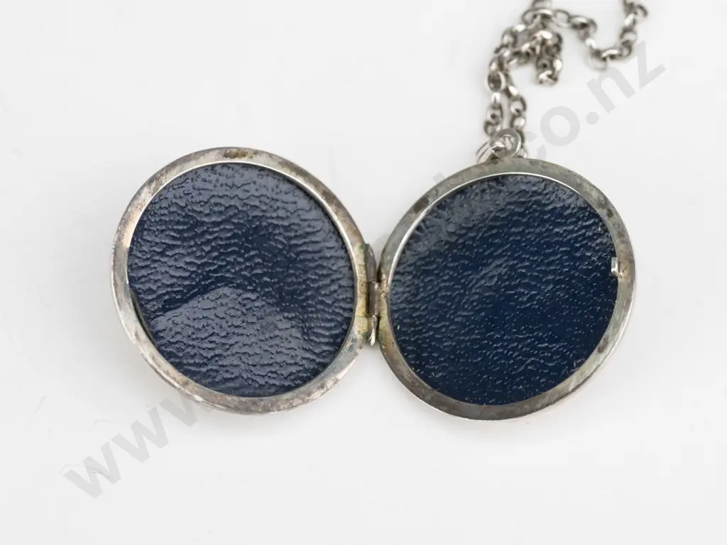 silver locket stamped EJC anchor lion Z,  chain stamped 925 Image 1++