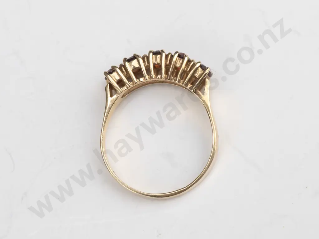 garnet bridge ring 3.5gms stamped 375 Image 1++