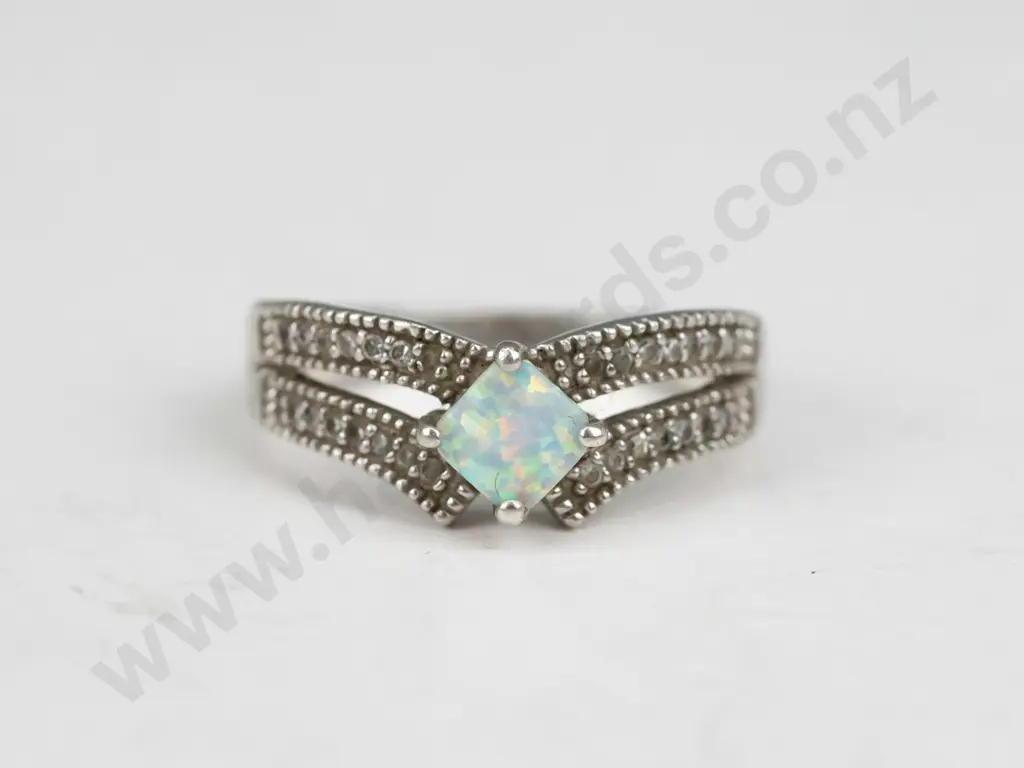 sterling silver opal ring 3gm  size N Image 1++