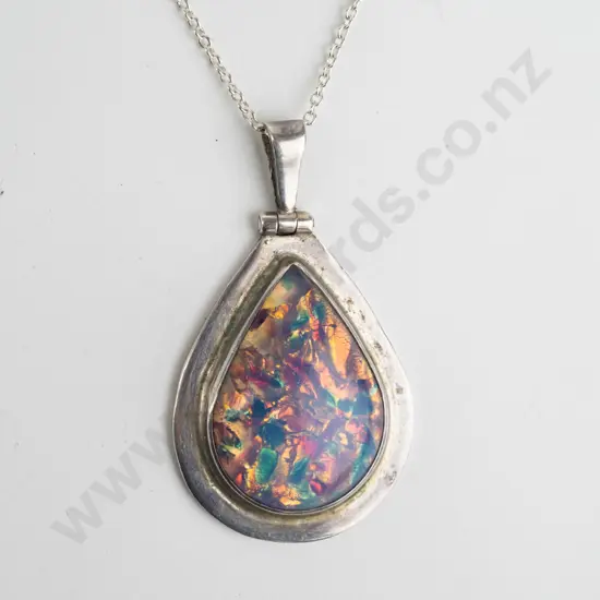 silver pendant stamped 925