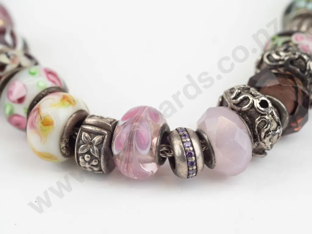 silver necklace with Pandora charms stamped 925 Image 1++