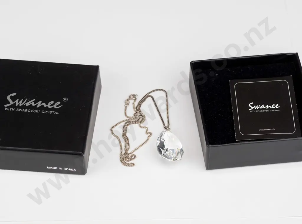 Swarovski crystal necklace on silver chain stamped 925 Image 1++