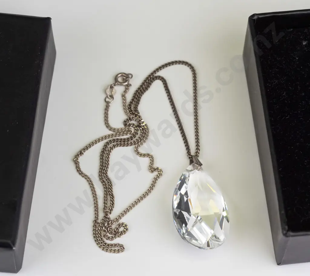 Swarovski crystal necklace on silver chain stamped 925 Image 1++