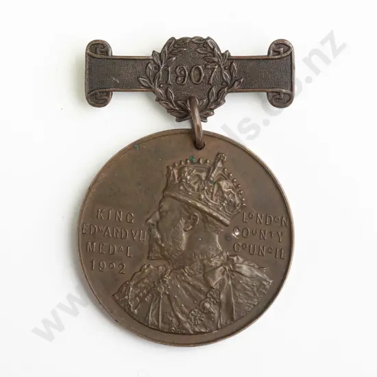 KIng Edward V11 medal 1902-1907 London County Council - 'awarded to F Thomas for punctual