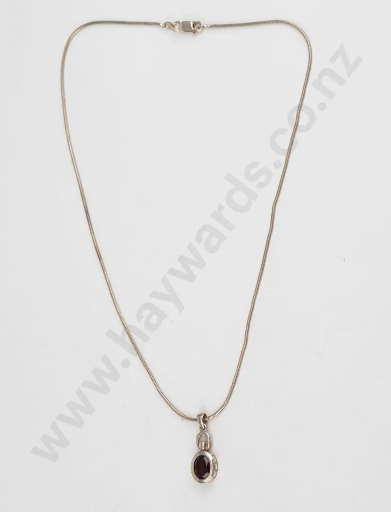 silver garnet pendant stamped 925 Image 1++