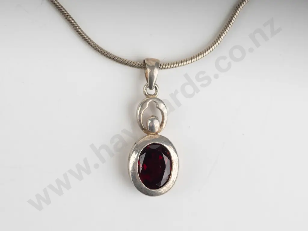 silver garnet pendant stamped 925 Image 1++