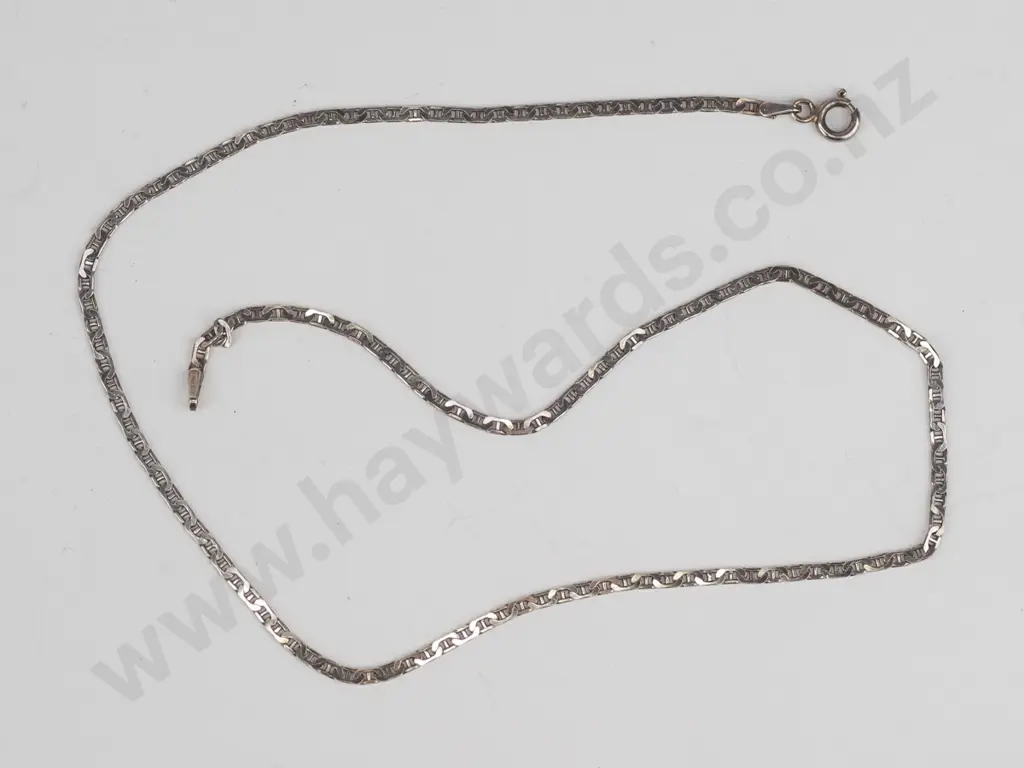 silver marmer chain 3gms stamped 925 Italy (3.8m) Image 1++