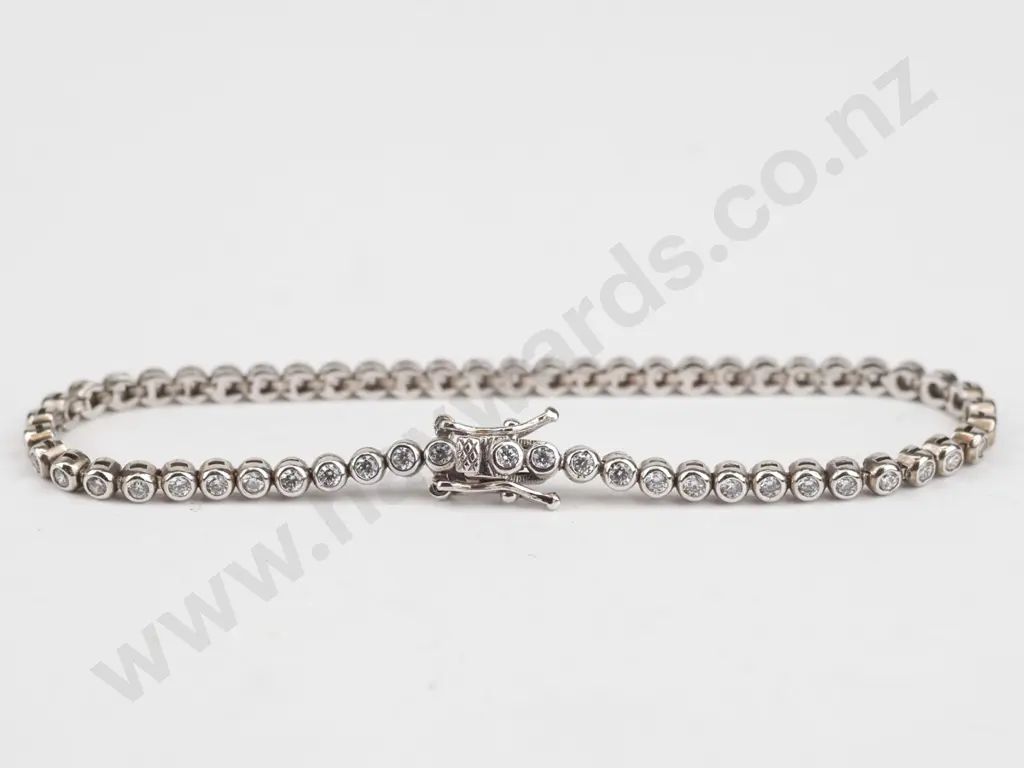 silver zircon bracelet 7gms stamped 925 Image 1++