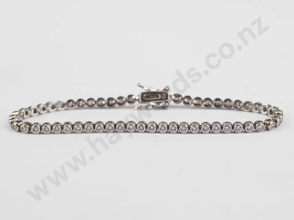 silver zircon bracelet 7gms stamped 925 Image 1++