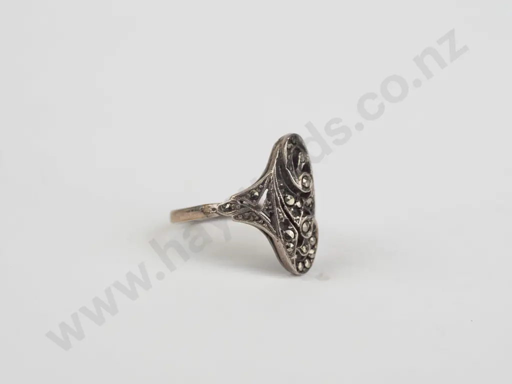 marcasite ring stamped silver size S Image 1++